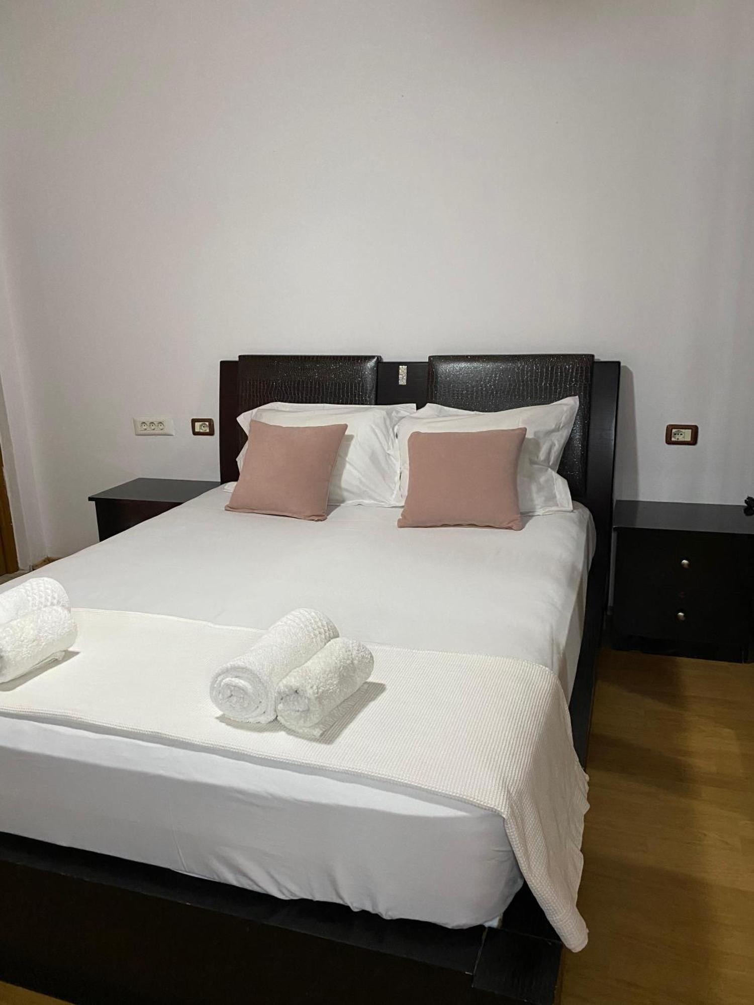Bertis Guest House Gjirokaster Luaran gambar