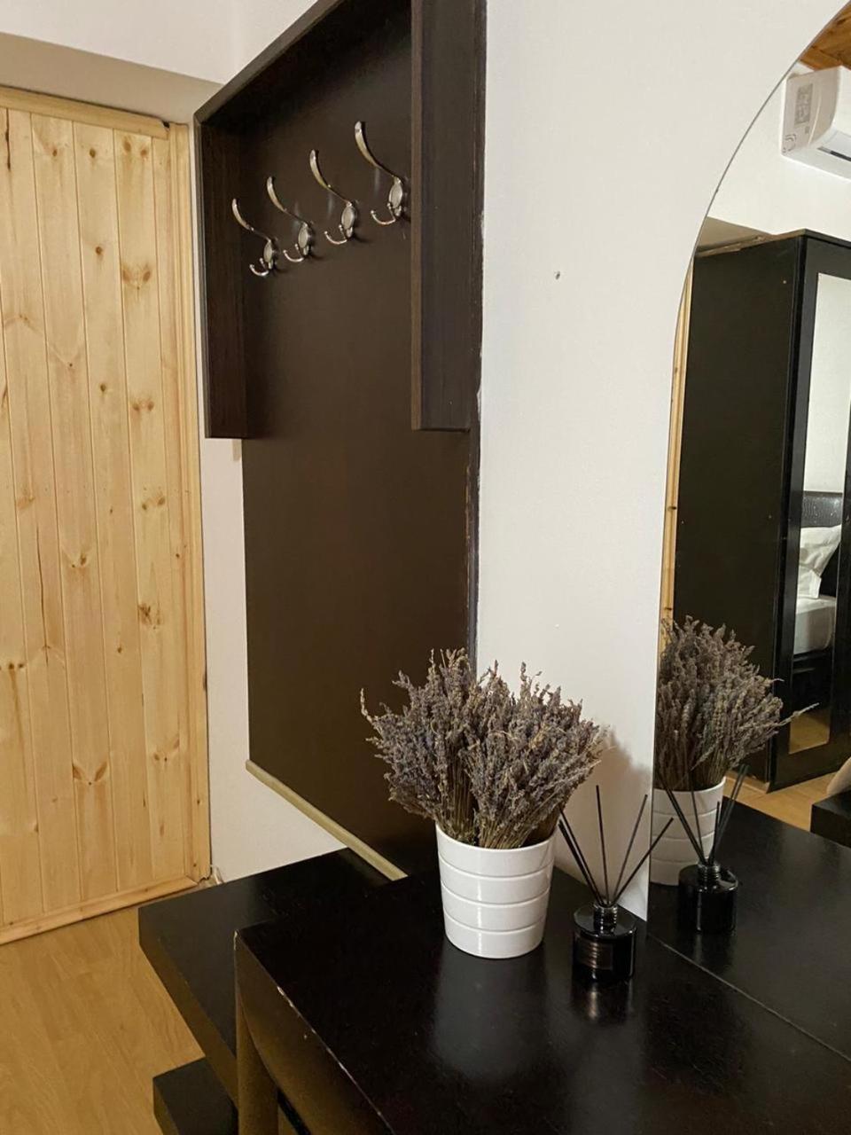 Bertis Guest House Gjirokaster Luaran gambar